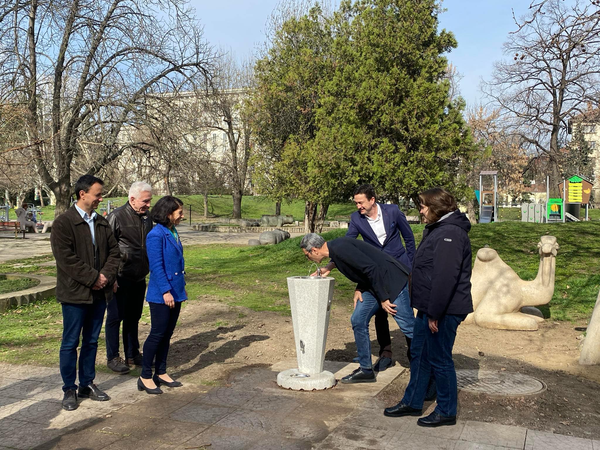Столичният ВиК оператор отбеляза Световния ден на водата с откриване на нова обществена чешма и кът за отдих в центъра на София